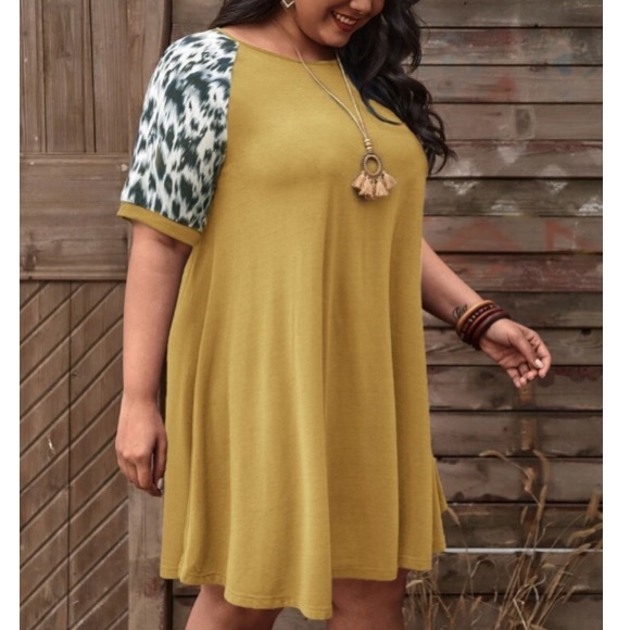 Leopard print sleeves plus size  dress - Picture 3 of 5